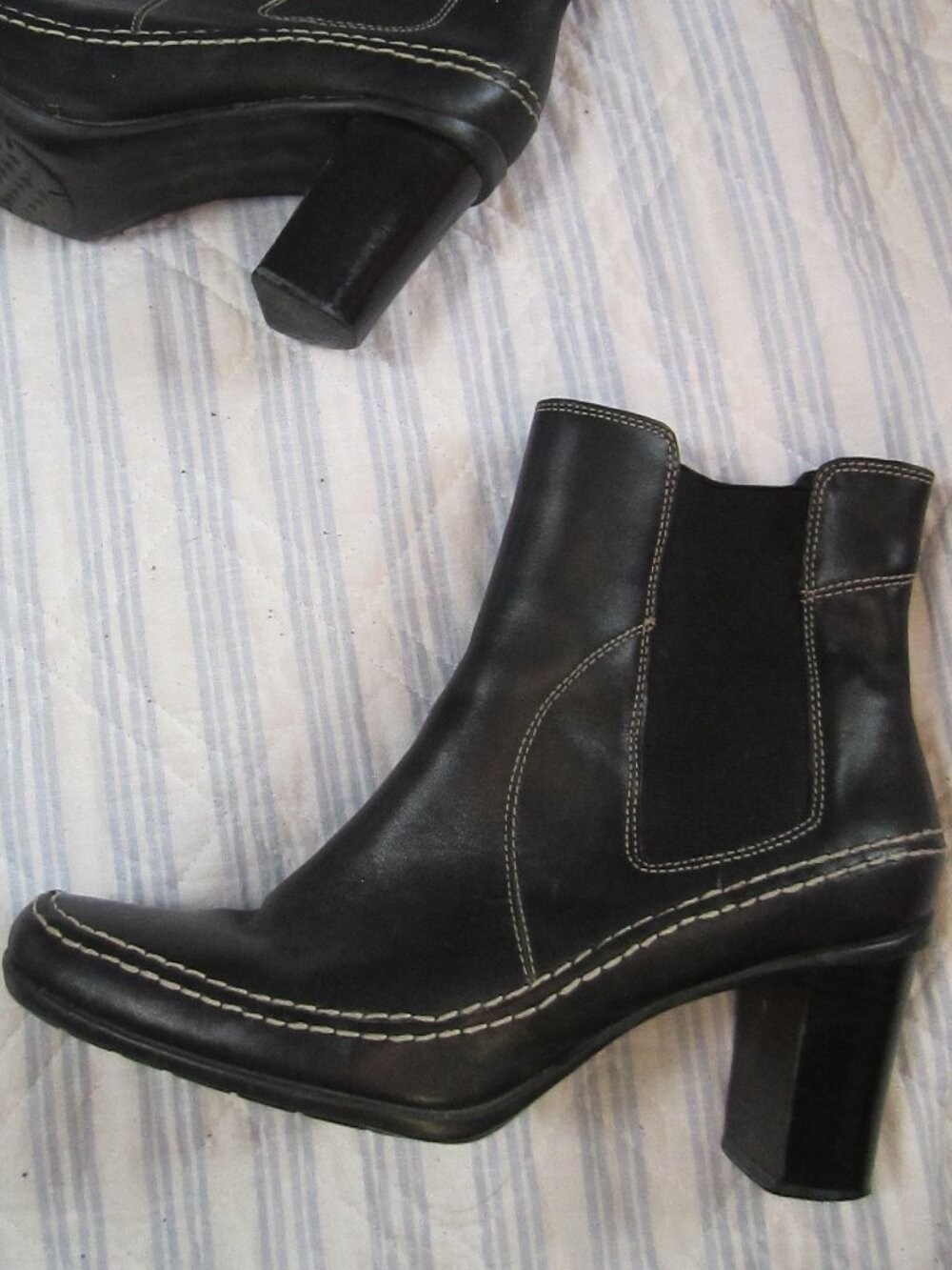 Hush Puppies Black Leather White Stitch Side Gore Ankle Boots